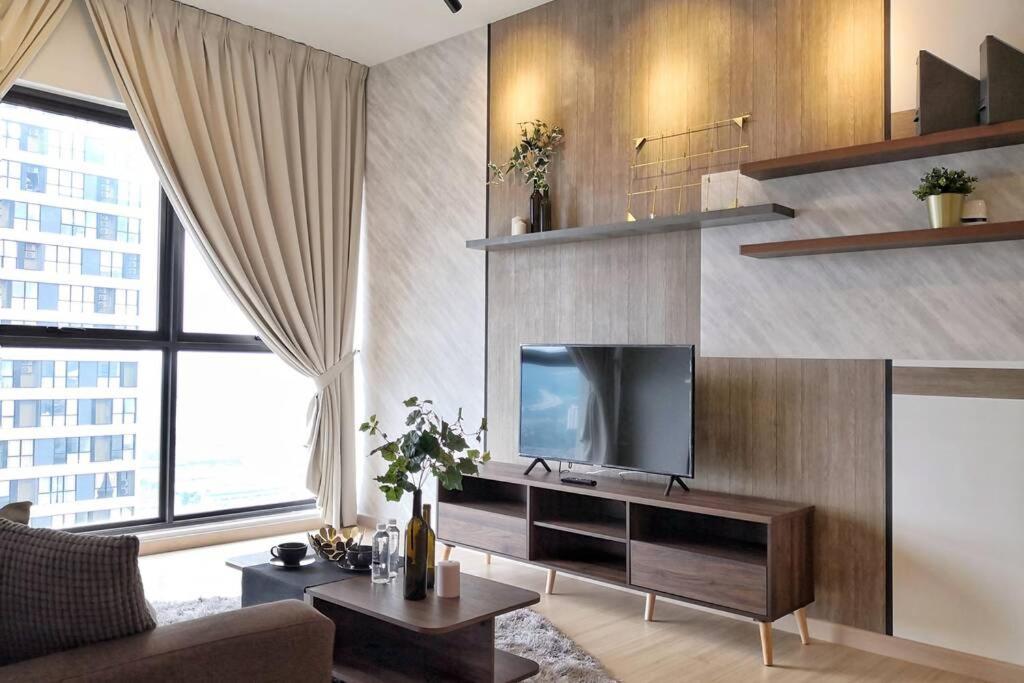 Dsara Sentral New Design Unit 2 Bedroom Apartment *
